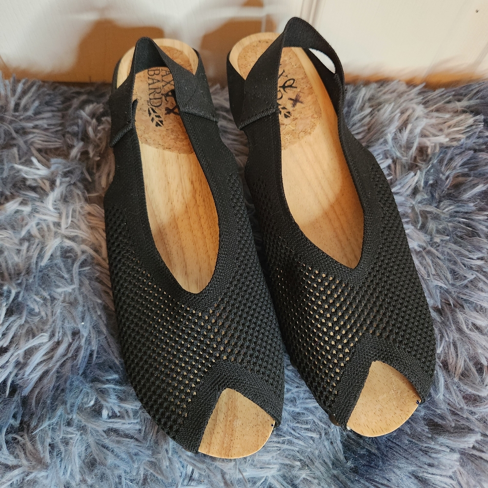 NWOT Jax & Bard Black Mesh Women's Sandals